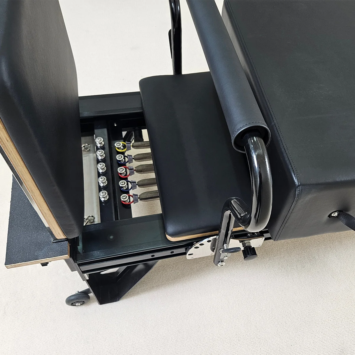 Aluminum Pilates Reformer Commercial Grade Adjustable Bed 2380mm