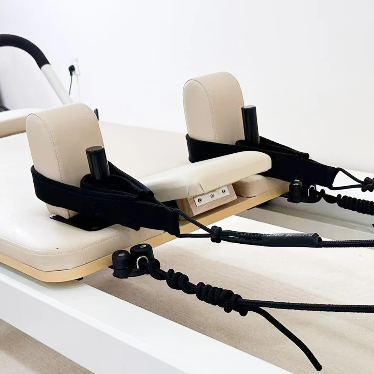Aluminum Alloy Pilates Reformer Studio Equipment With Adjustable Footbar