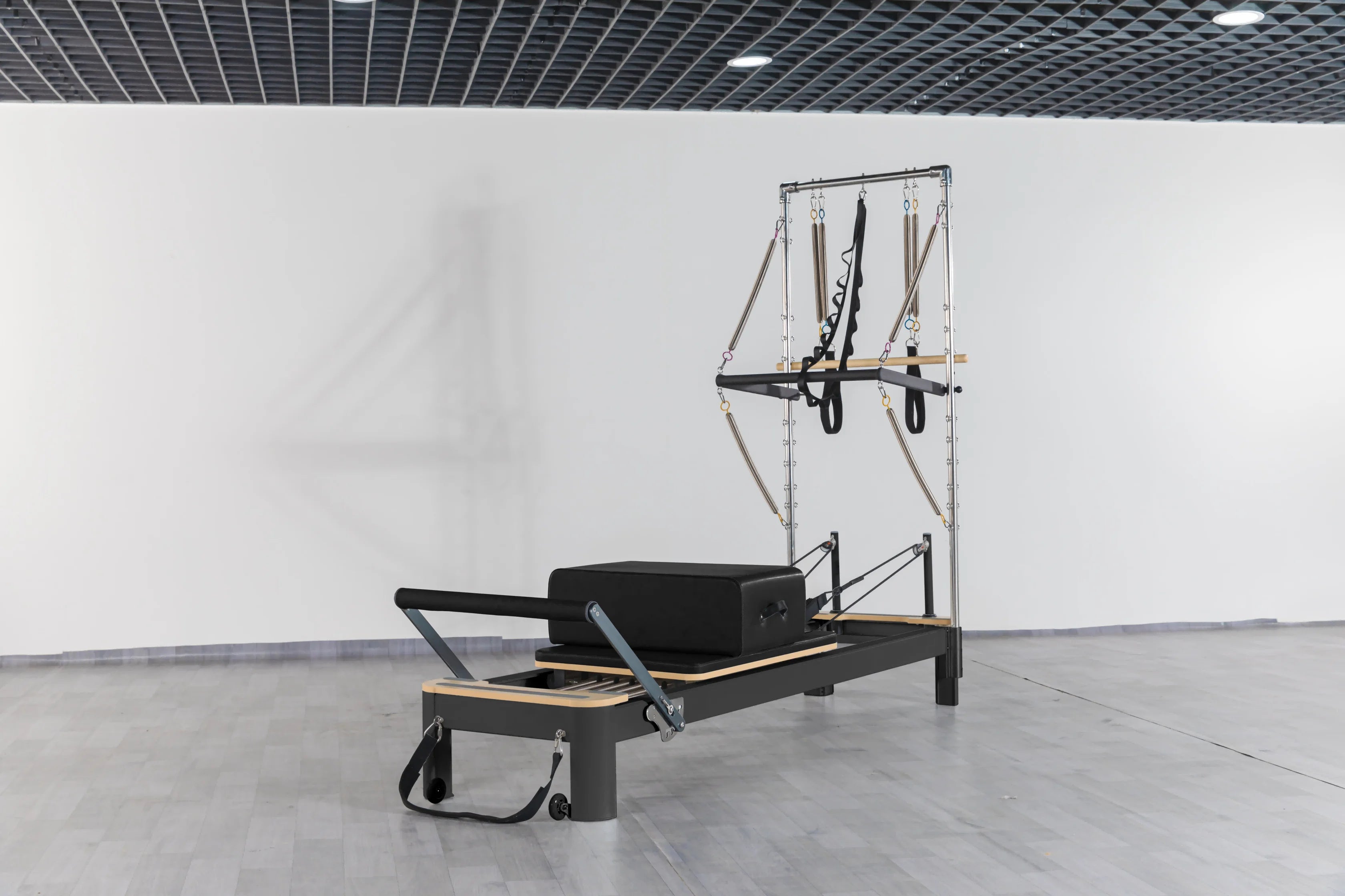 Aluminum Pilates Reformer Tower with Half Trapeze 236x63x185cm