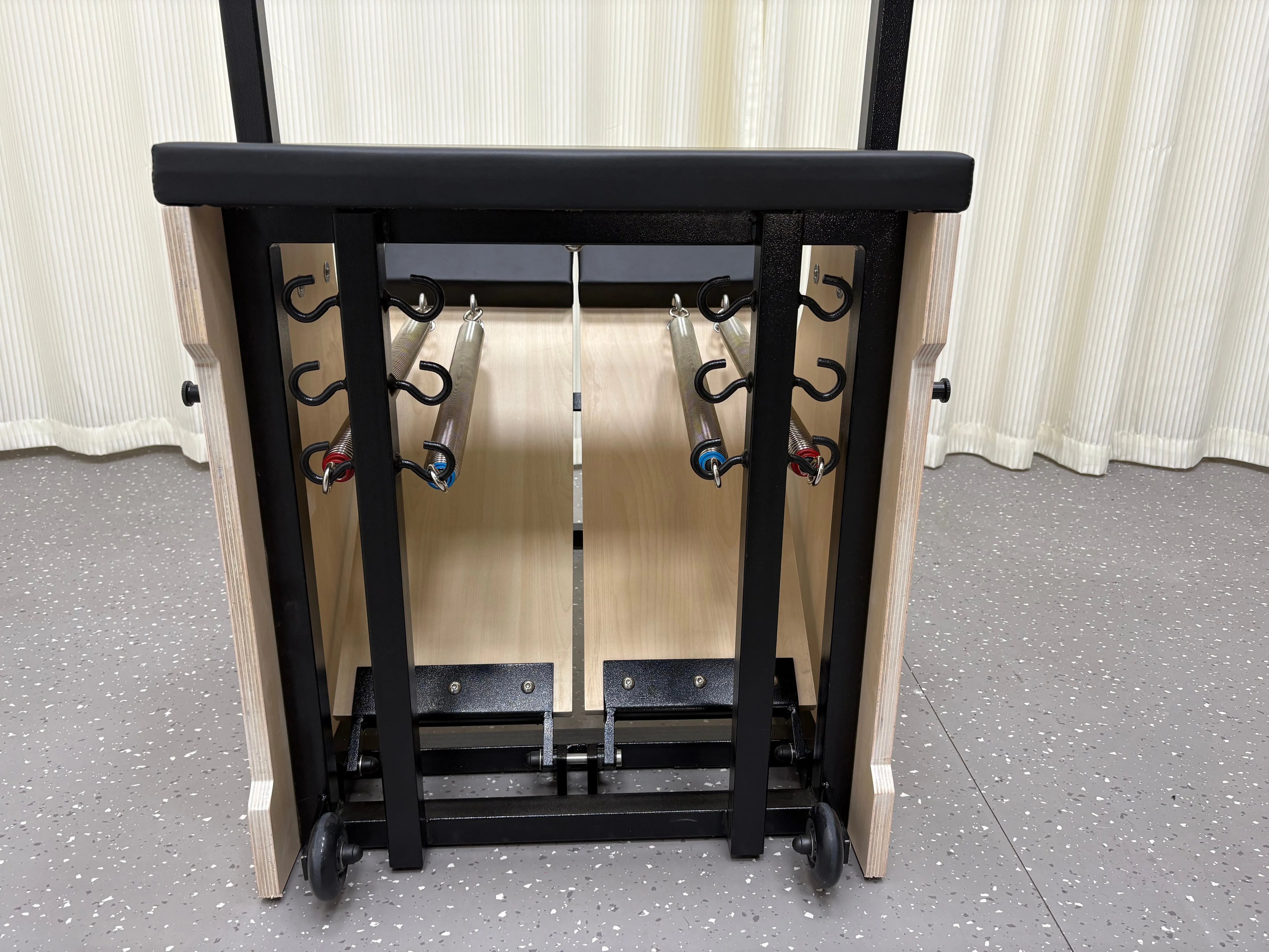 Professional Split-Pedal Stability Wunda Chair Maple Wood Black