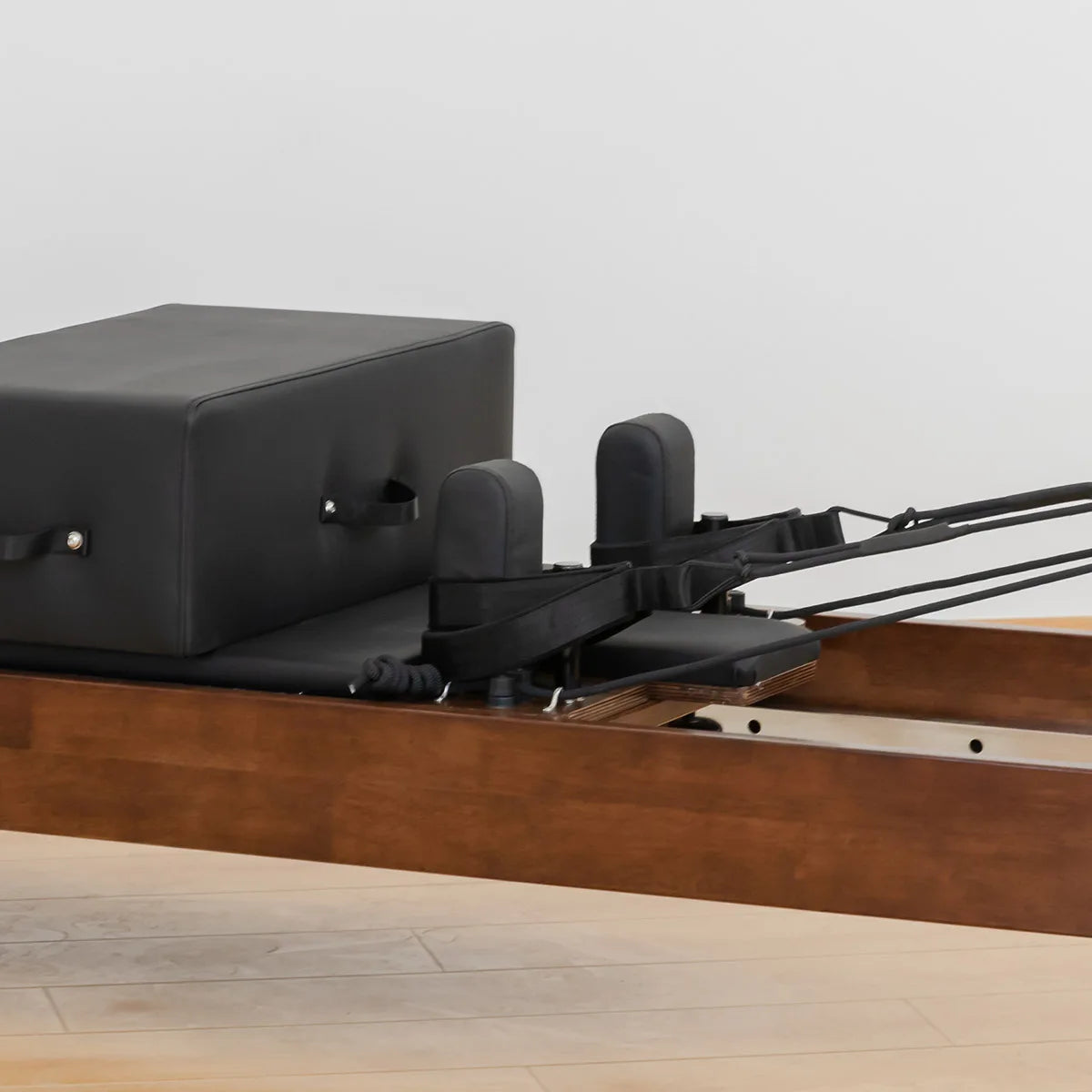 Walnut Wood Reformer Pilates Machine Professional Studio Bed
