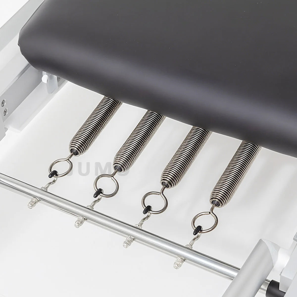 Commercial Aluminum Pilates Reformer Studio Equipment Adjustable Resistance 2180mm