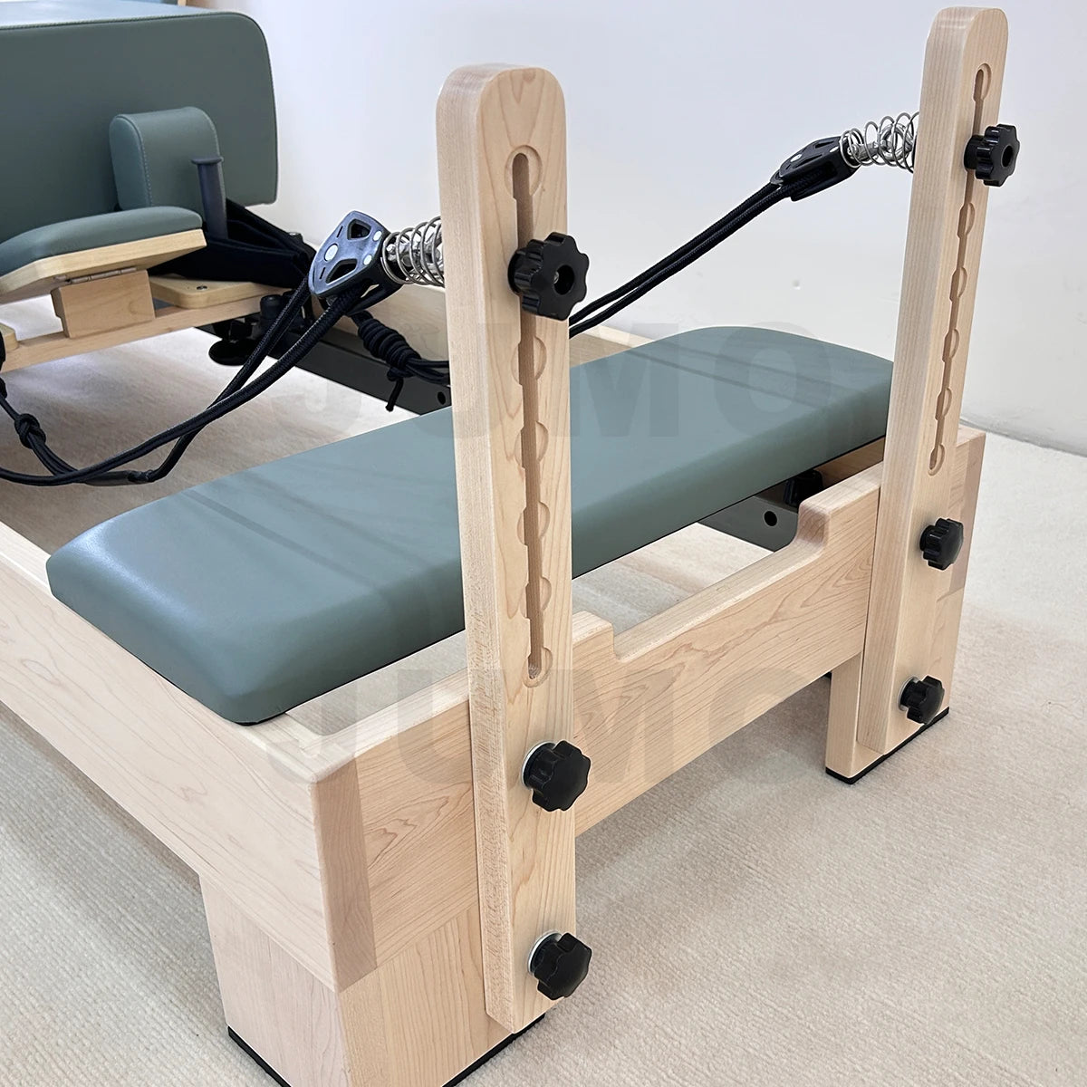 Professional Aluminum Pilates Reformer Commercial Grade 2320mm