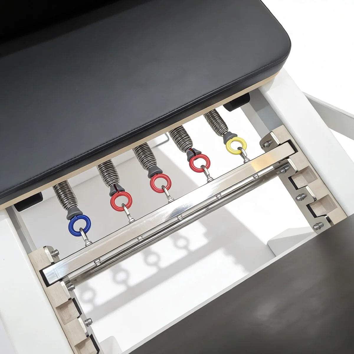 Commercial Aluminum Pilates Reformer 2540mm Studio Grade White