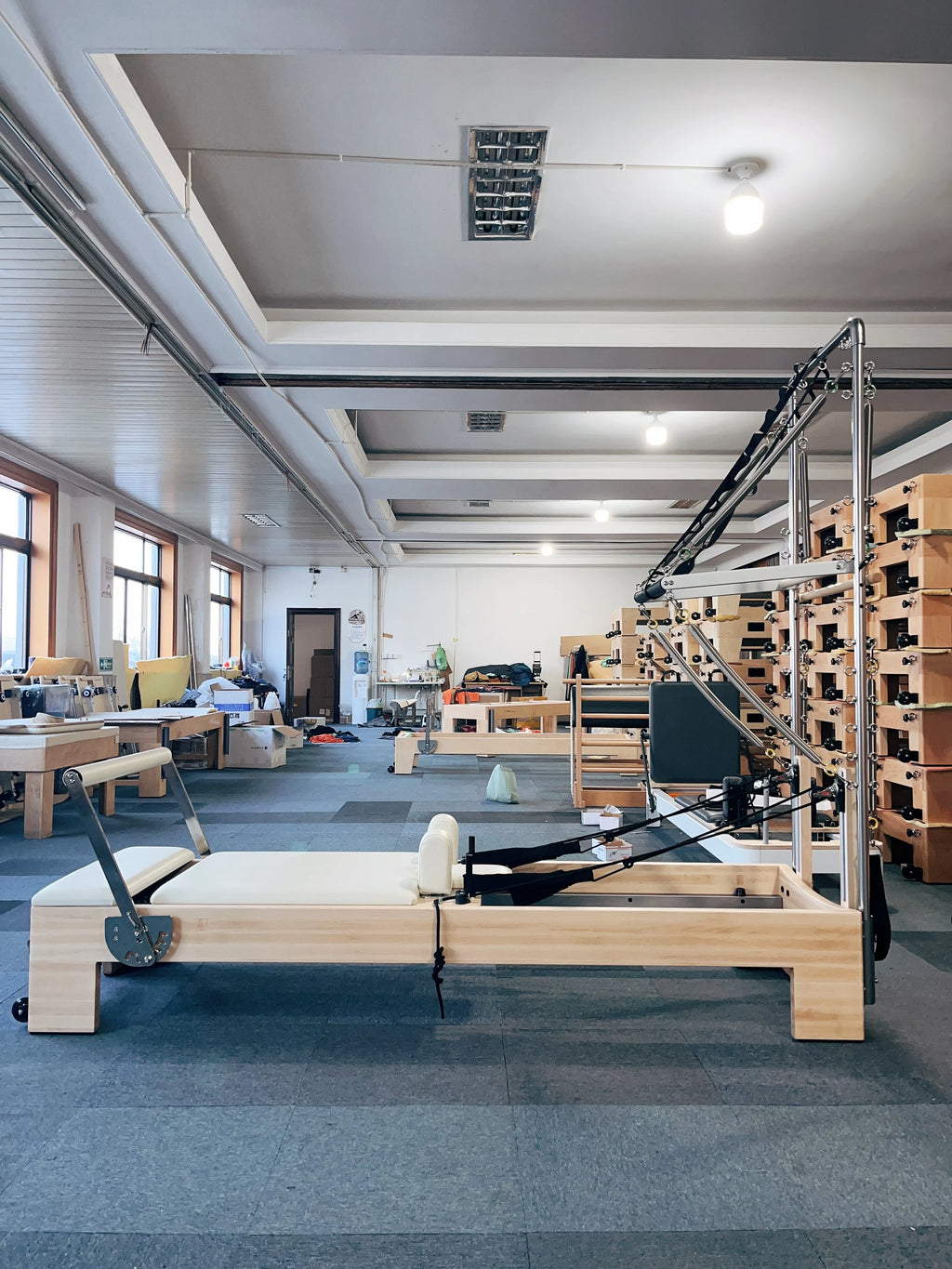 Professional Splicing Maple Wood Pilates Reformer Tower 244cm