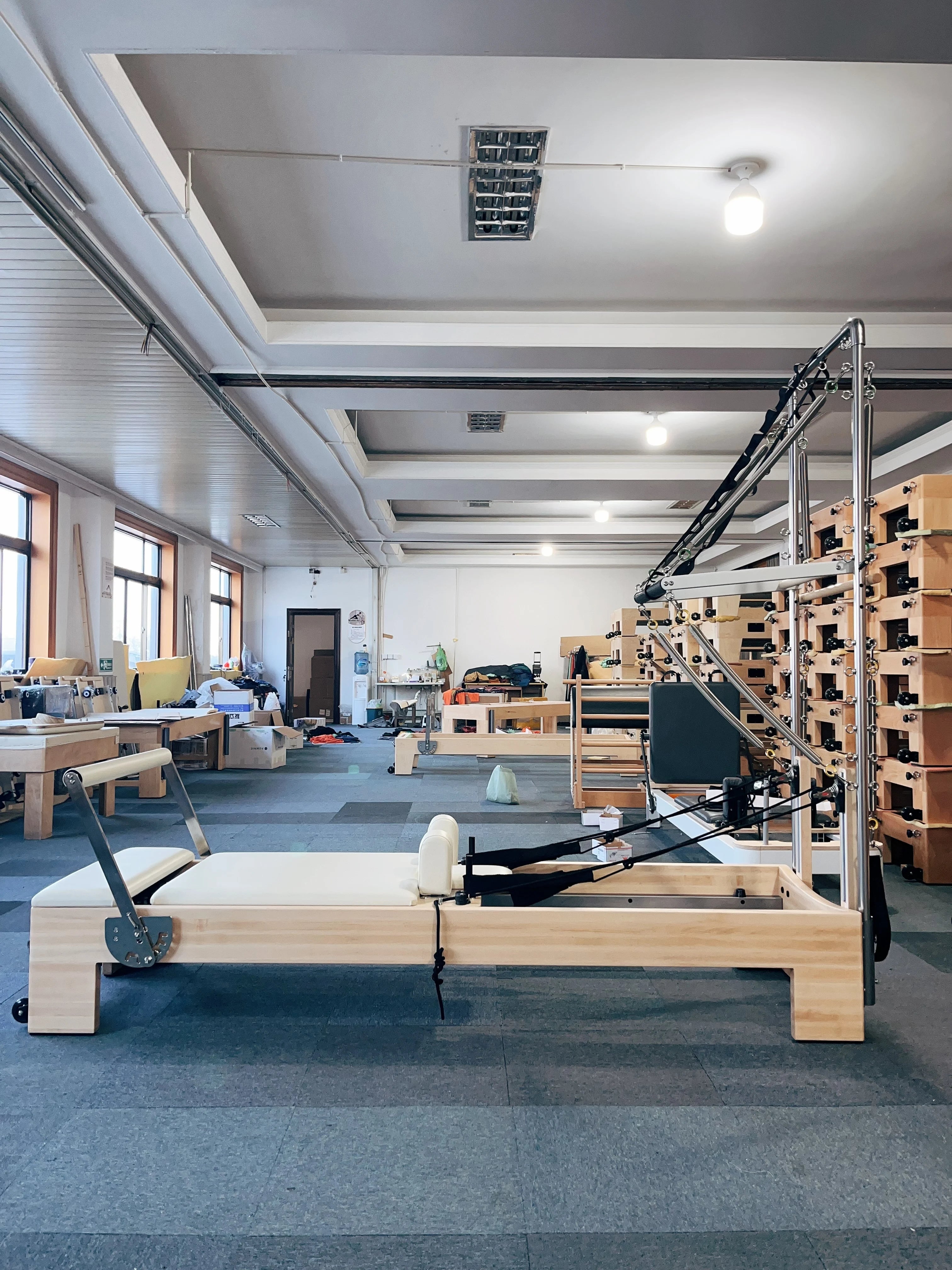 Professional Splicing Maple Wood Pilates Reformer Tower 244cm